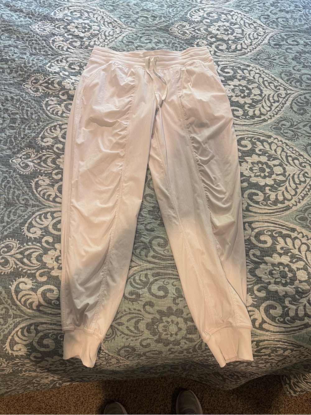 Women’s Lululemon Dance Studio Lined Jogger Pants - White